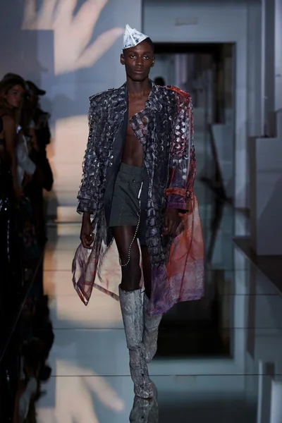 Look 30